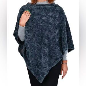 Passage Gray Floral Pattern Faux Fur Poncho NWT